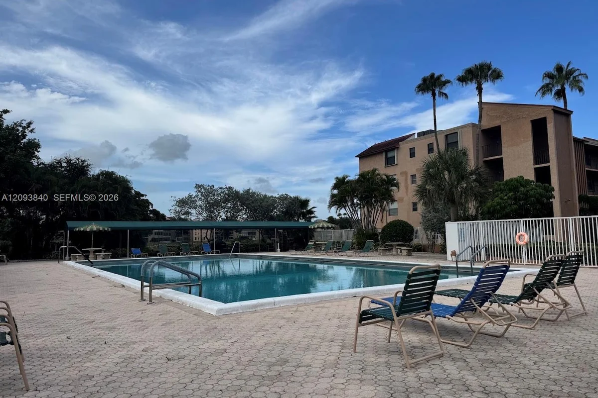 7591 NW 1st St #403, Margate: photo 1 of 13