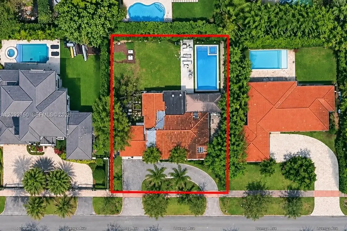 421 Luenga Ave, Coral Gables: photo 1 of 3