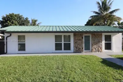 4330 NW 203rd Ter #1, Miami Gardens: photo 1 of 12
