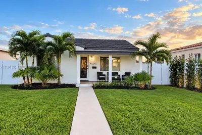 3330 NW 18th St, Miami: photo 1 of 22
