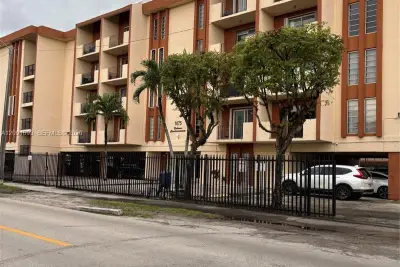 1075 W 68th St #311, Hialeah: photo 1 of 19