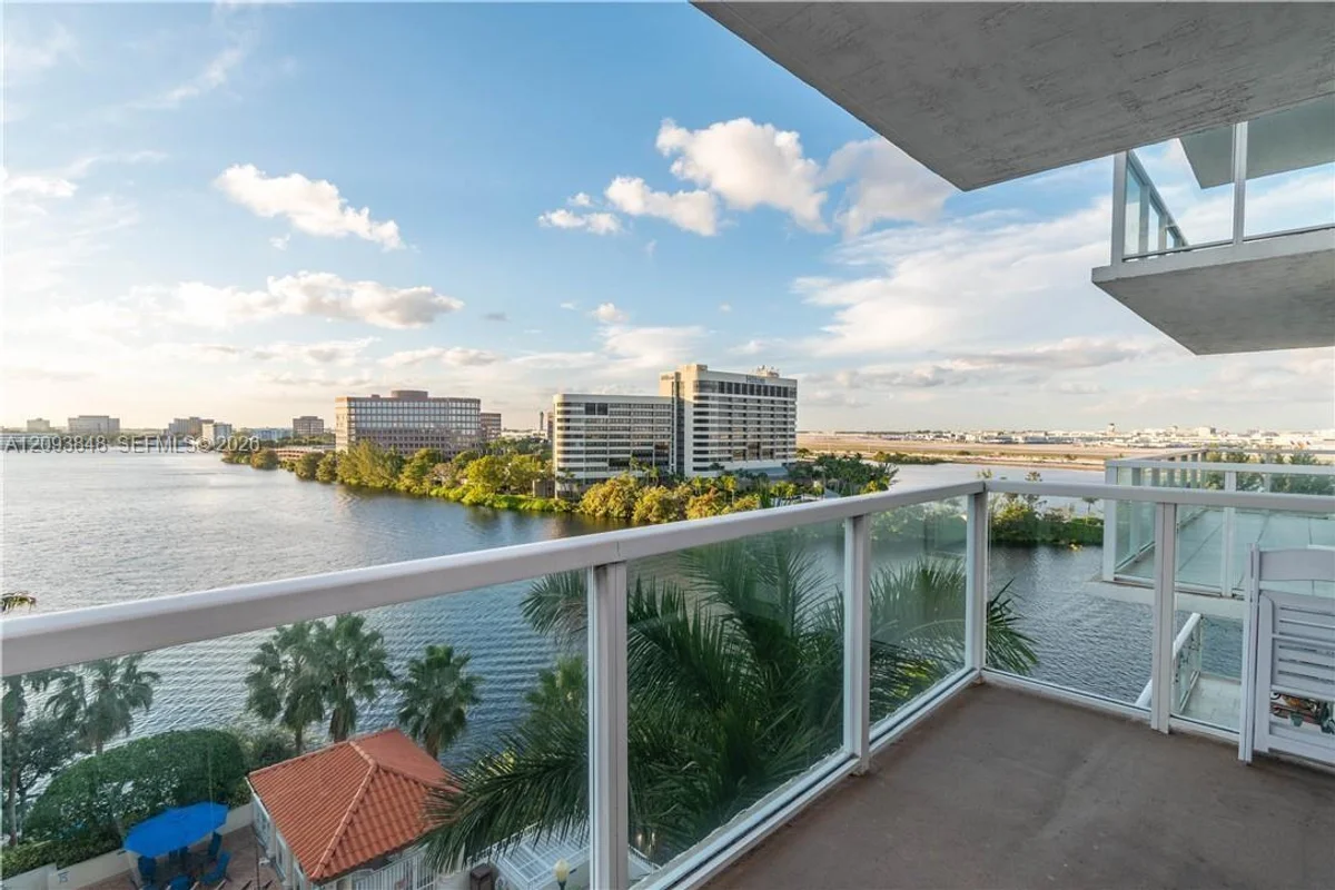5077 NW 7th St #904, Miami: photo 1 of 21