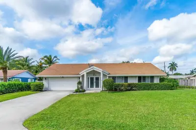 4593 Ellwood Dr, Delray Beach: photo 1 of 31