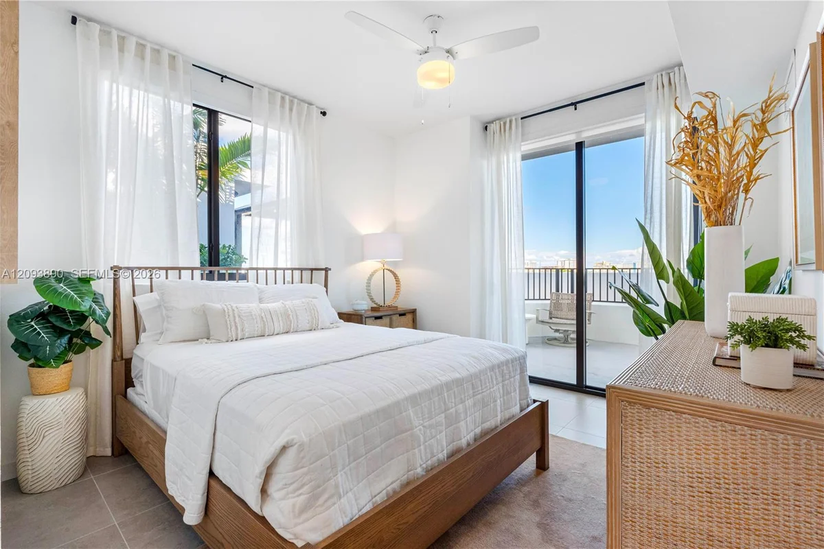 208 N Federal Hwy #307, Pompano Beach: photo 1 of 24