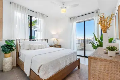 208 N Federal Hwy #307, Pompano Beach: photo 1 of 24