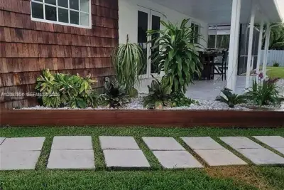 290 NW 92nd Ave #1, Pembroke Pines: photo 1 of 13