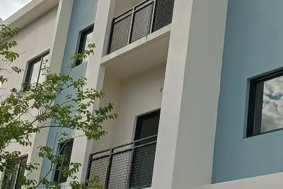 29 Palmetto Dr #1, Miami Springs: photo 1 of 5