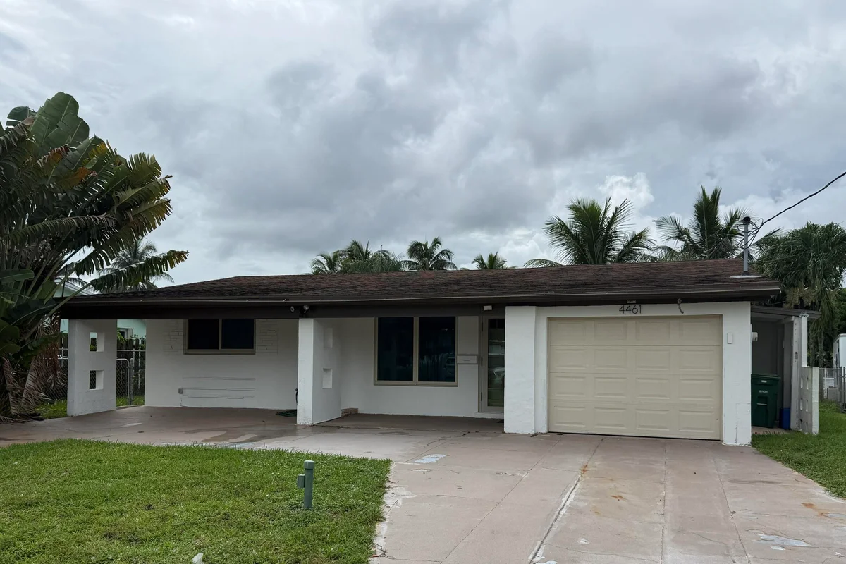 4461 SW 34th Dr, Dania Beach: photo 1 of 11