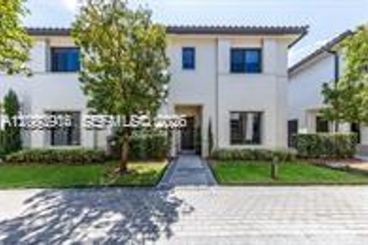 4315 NW 81st Ct, Doral: photo 1 of 30
