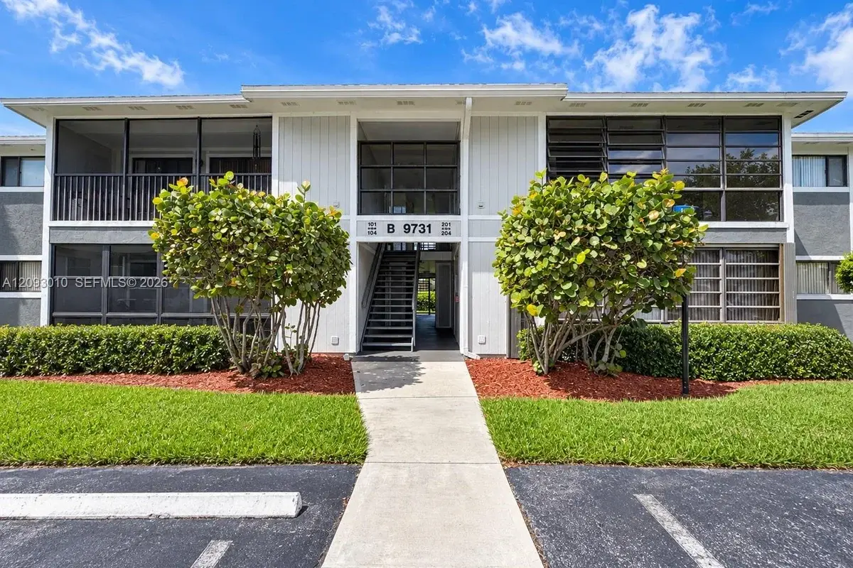 9731 Hammocks Blvd #204B, Miami: photo 1 of 16