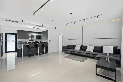 1101 N 14th Ave, Hollywood: photo 1 of 39