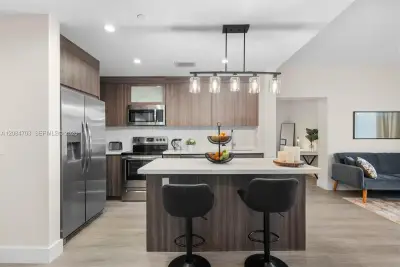 1938 Jackson St #306, Hollywood: photo 1 of 22