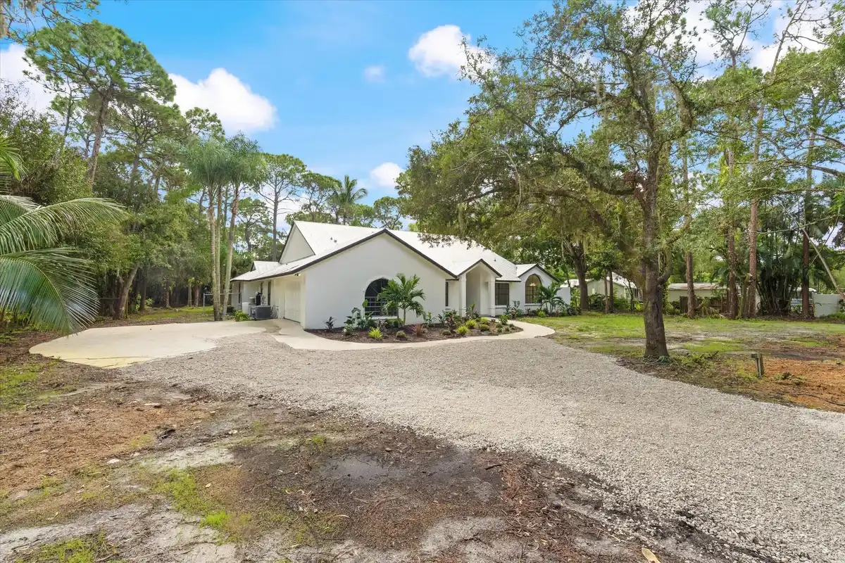 18830 129th Ter N, Jupiter: photo 1 of 41