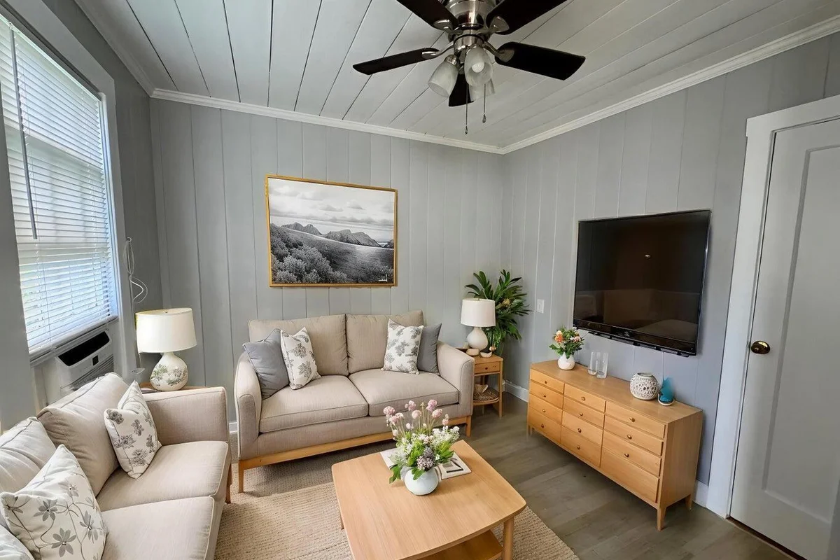 200 Park Ave #3, Lake Park: photo 1 of 9