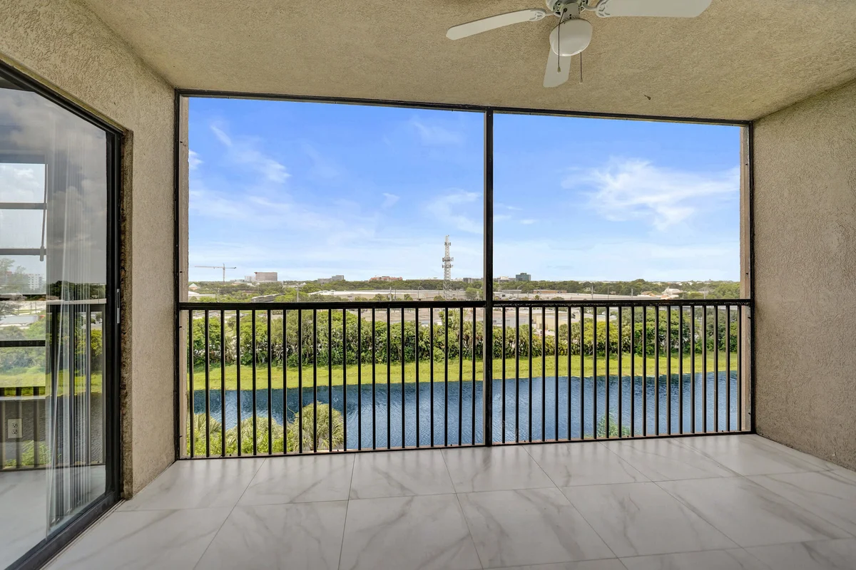 2200 S Cypress Bend Dr #707, Pompano Beach: photo 1 of 65