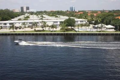 6201 Bay Club Dr #4, Fort Lauderdale: photo 1 of 30