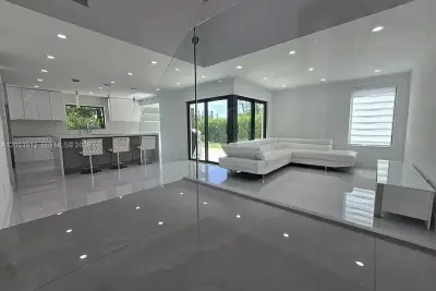 6711 SW 127th Pl, Miami: photo 1 of 17