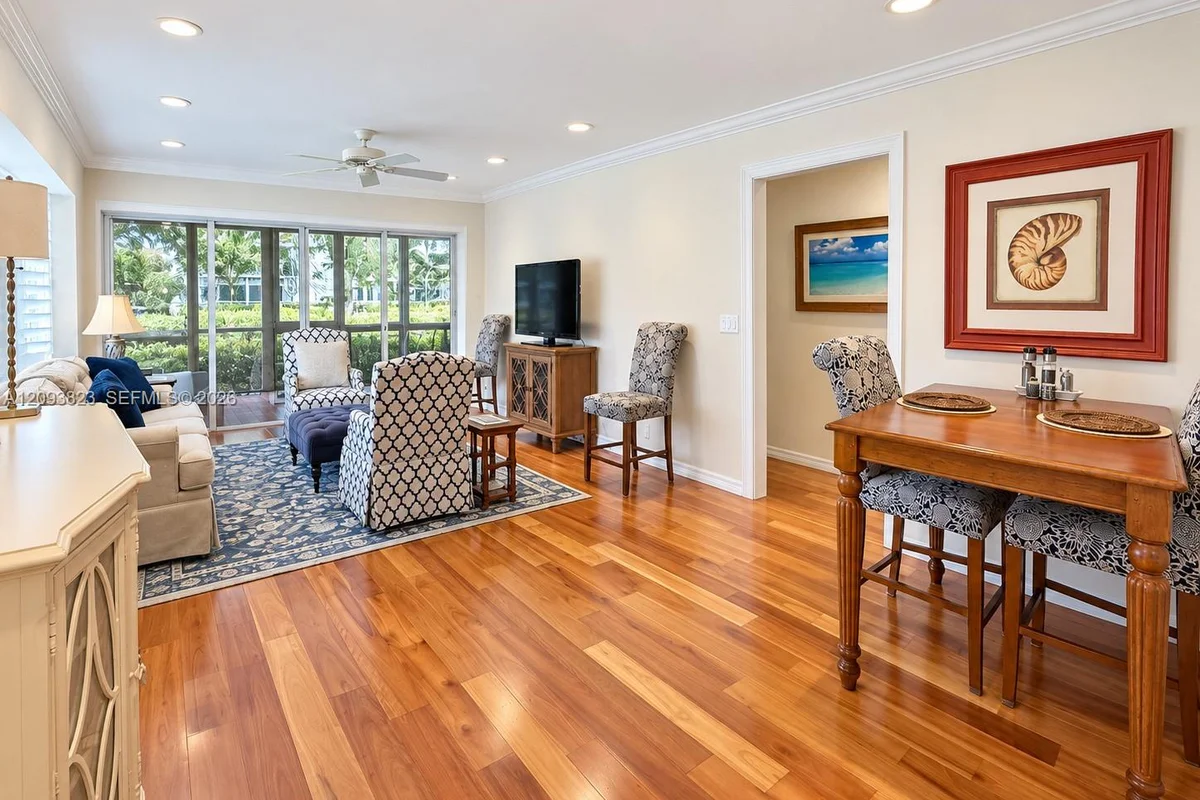 11 Garden St #101T, Tequesta: photo 1 of 37