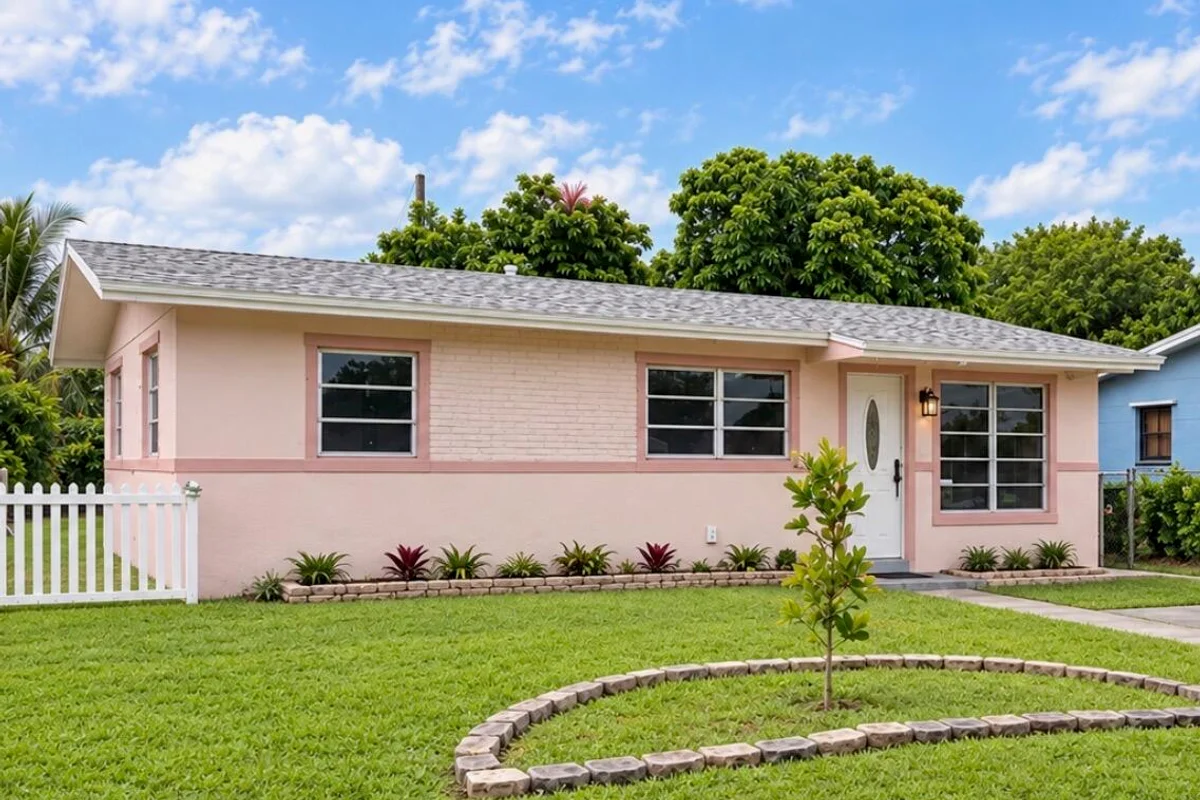6844 SW 22nd St, Miramar: photo 1 of 8