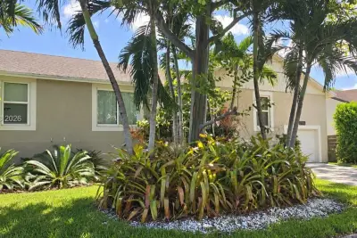 9760 SW 211th St, Cutler Bay: photo 1 of 31