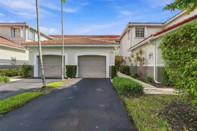 3684 San Simeon Cir, Weston: photo 1 of 12