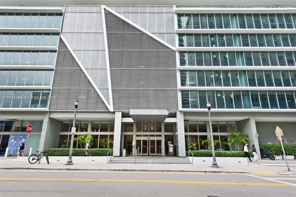 79 SW 12th St #2503-S, Miami: photo 1 of 16