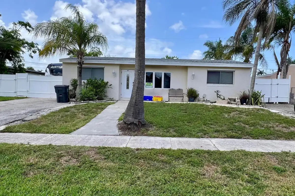 591 Tallulah Rd, Lake Worth: photo 1 of 9