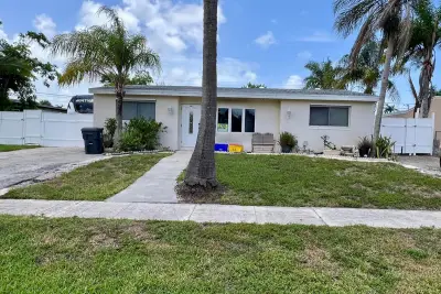 591 Tallulah Rd, Lake Worth: photo 1 of 9