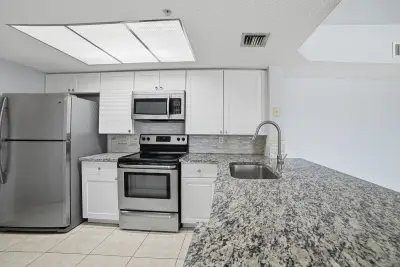 5045 Wiles Rd #308, Coconut Creek: photo 1 of 29