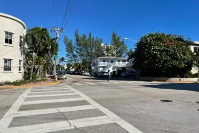 7725 Carlyle Ave #6, Miami Beach: photo 1 of 12