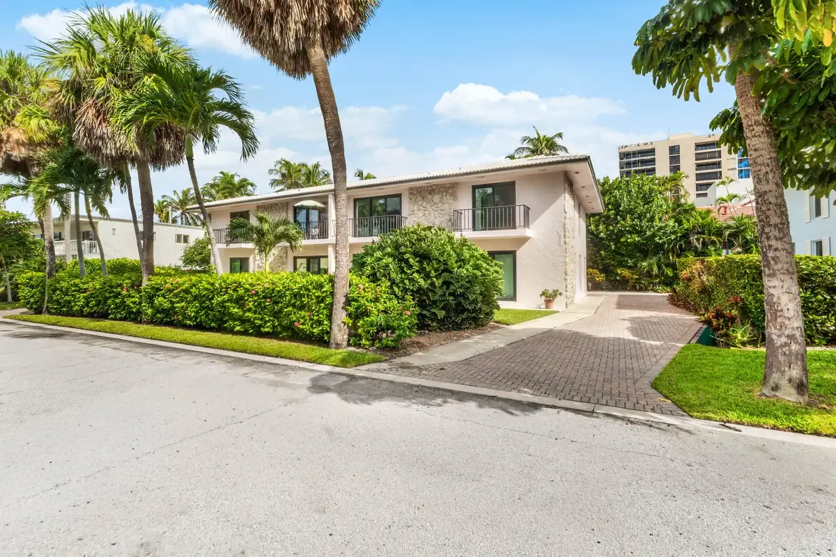 291 Mercury Rd #4, Juno Beach: photo 1 of 35