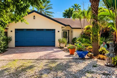 7300 NW 44th Ter, Fort Lauderdale: photo 1 of 28