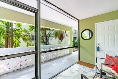 1425 Arthur St #111B, Hollywood: photo 1 of 31