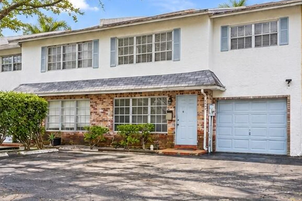3965 NW 9th Ave #3, Deerfield Beach: photo 1 of 13