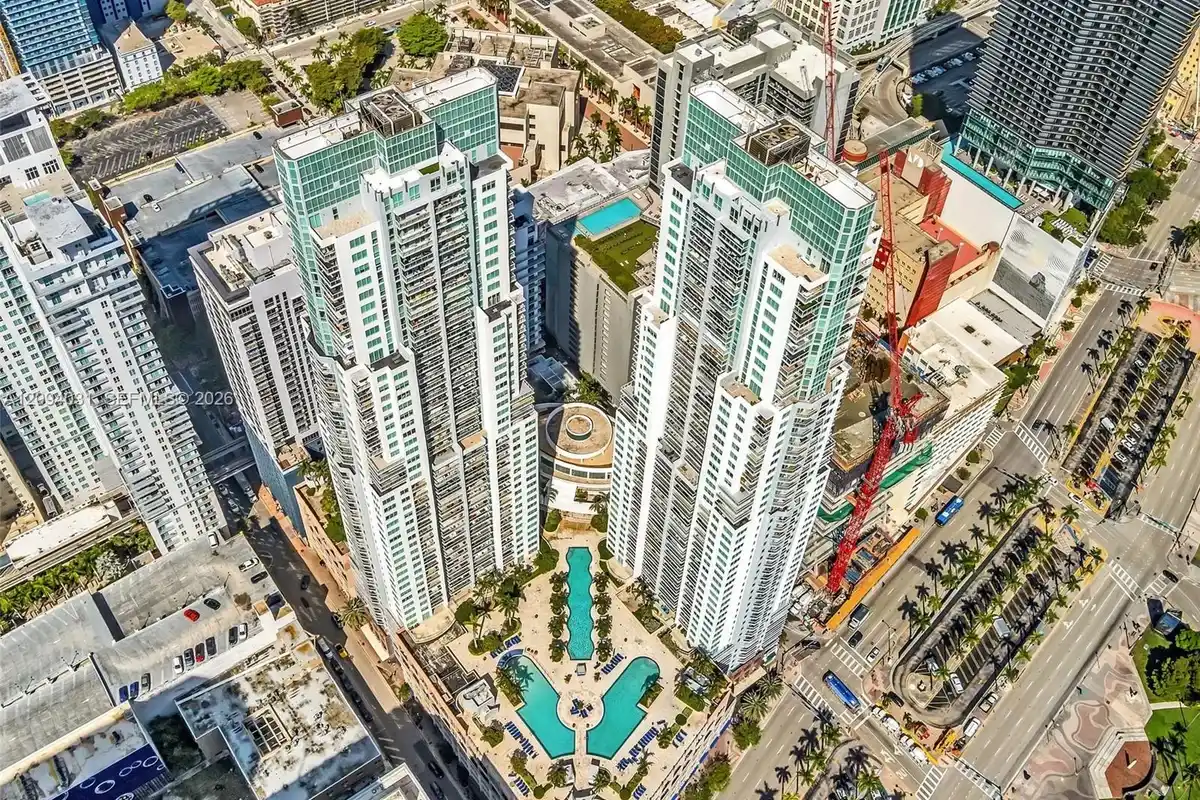 253 NE 2nd St #2208, Miami: photo 1 of 48