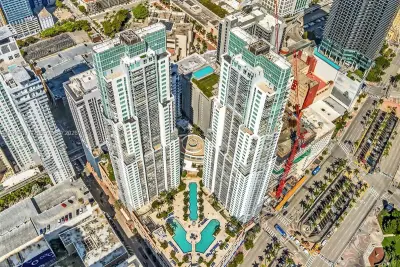 253 NE 2nd St #2208, Miami: photo 1 of 48