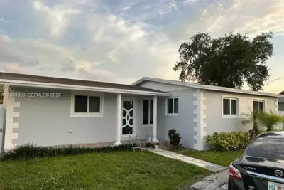 2310 NW 175th St, Miami Gardens: photo 1 of 24