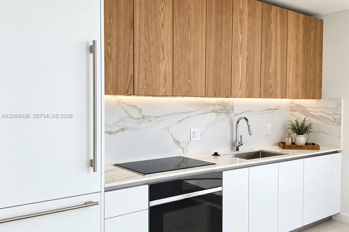 1400 Biscayne Blvd #2907, Miami: photo 1 of 13