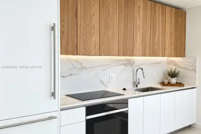 1400 Biscayne Blvd #2907, Miami: photo 1 of 13