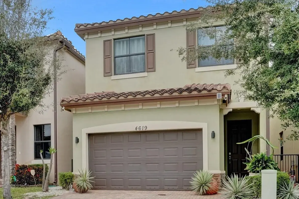 4619 NW 59th St, Tamarac: photo 1 of 50