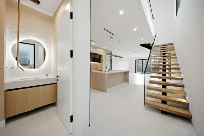 1332 NE 16th Ter, Fort Lauderdale: photo 1 of 74