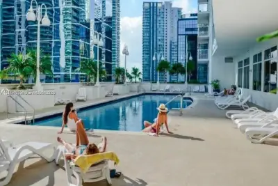 1200 Brickell Bay Dr #3924, Miami: photo 1 of 14