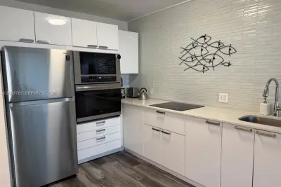 20335 W Country Club Dr #1103, Aventura: photo 1 of 16