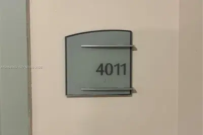 1900 N Bayshore Dr #4011, Miami: photo 1 of 17