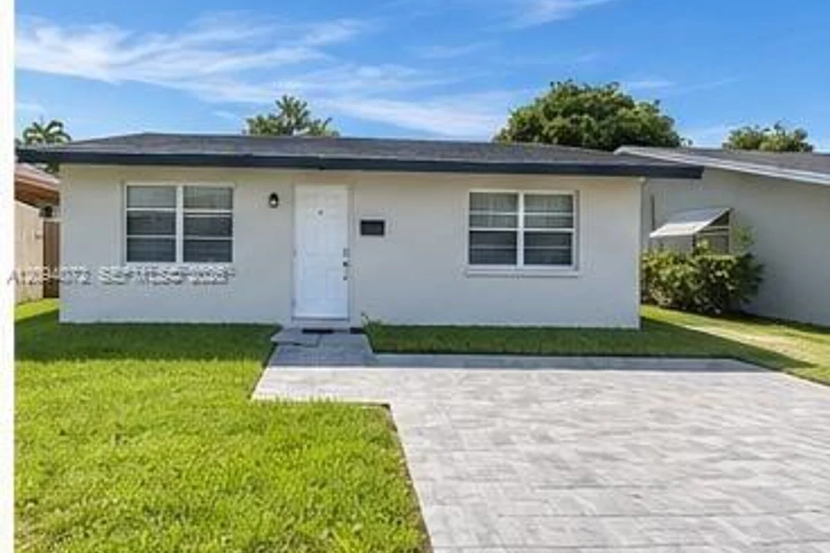 5712 NW 48th Way, Tamarac: photo 1 of 10