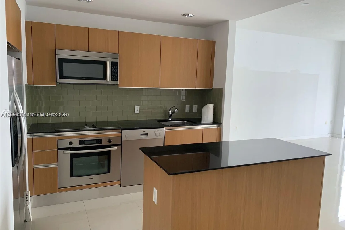 1050 Brickell Ave #2908, Miami: photo 1 of 4