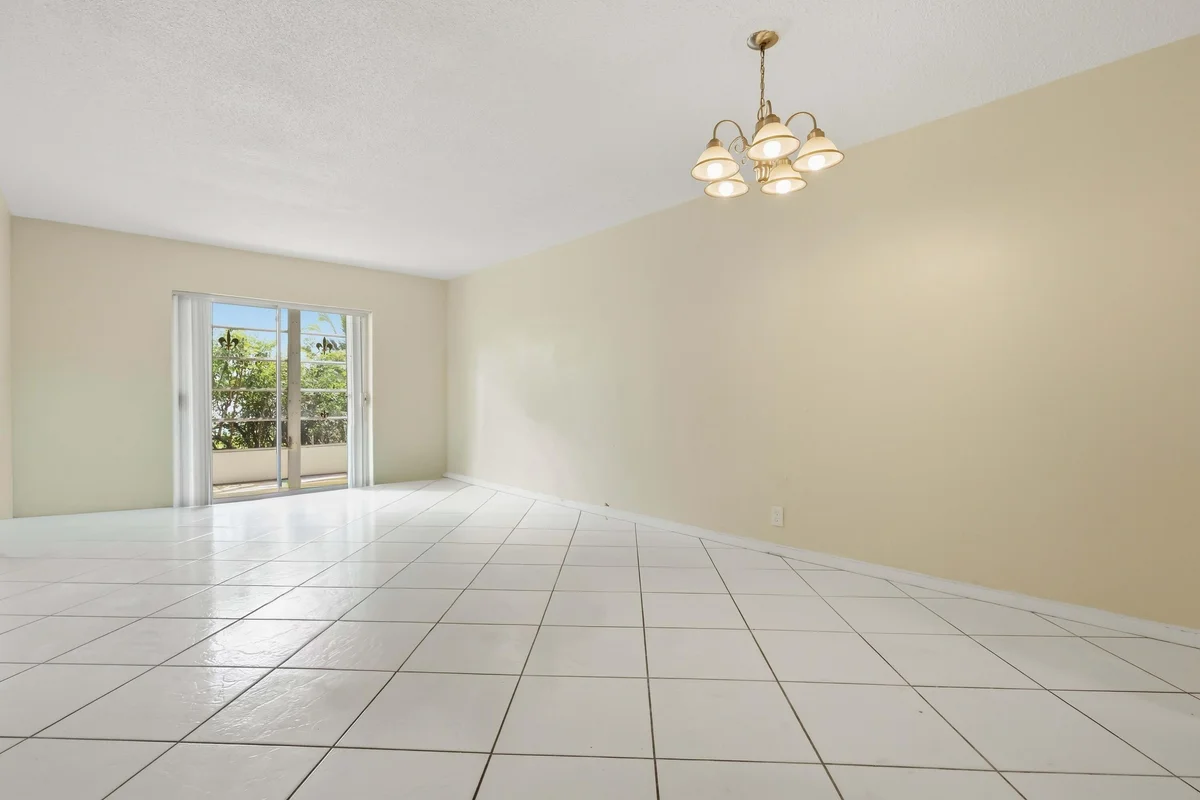 5480 NW 11th St #102, Plantation: photo 1 of 24