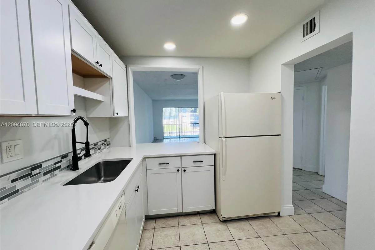 8025 S Colony Cir S #210, Tamarac: photo 1 of 21