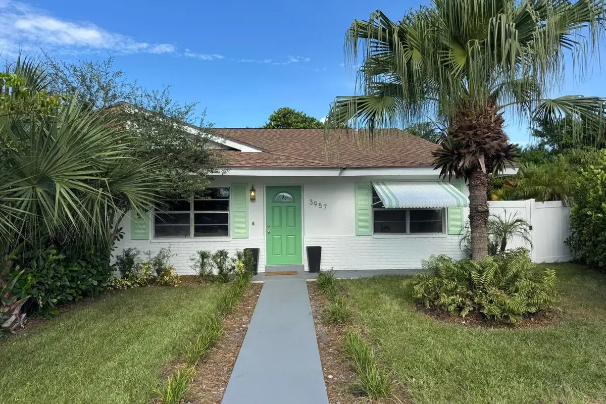 3957 Harwood St, West Palm Beach: photo 1 of 20