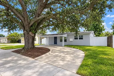 6831 Sheridan St, Hollywood: photo 1 of 13